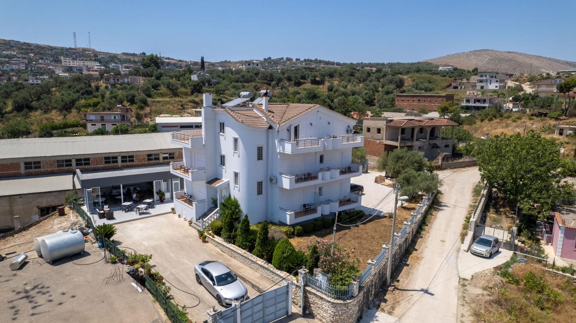 Villa Serenity Sarande Bagian luar foto